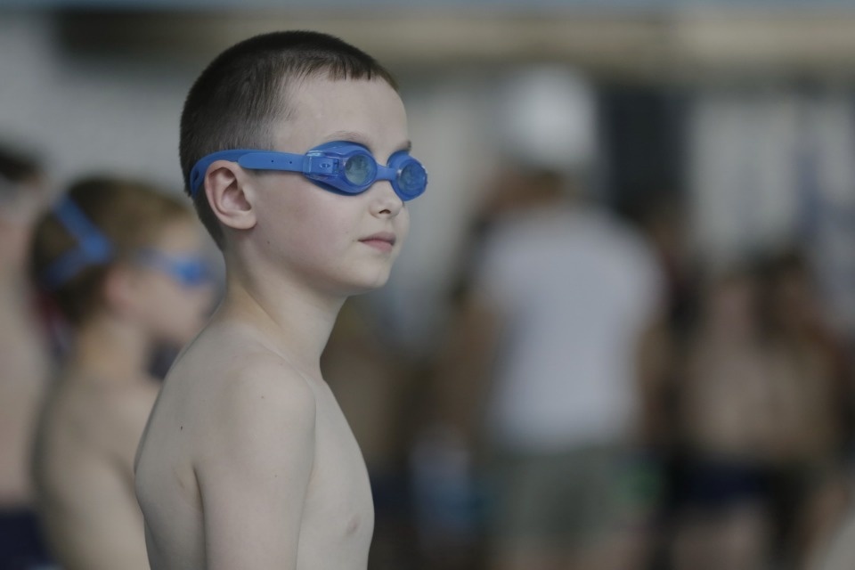 Соревнования по плаванию в бассейне «Барс» Соревнования по плаванию в бассейне «Барс»