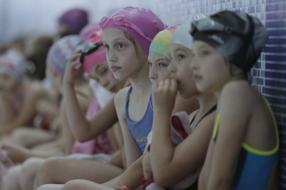 Соревнования по плаванию в бассейне «Барс» Соревнования по плаванию в бассейне «Барс»