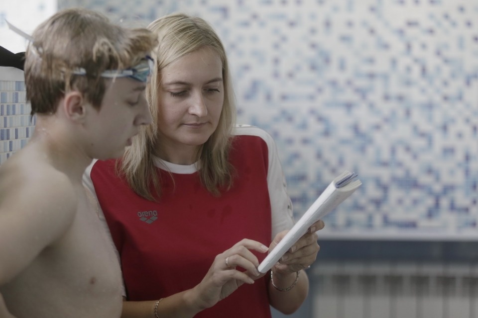 Соревнования по плаванию в бассейне «Барс» Соревнования по плаванию в бассейне «Барс»