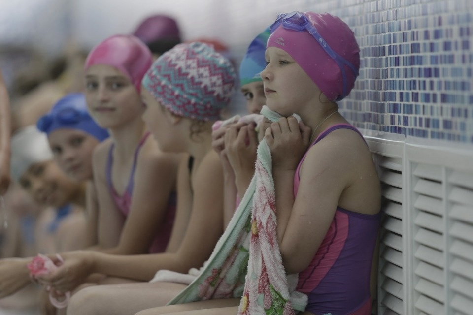 Соревнования по плаванию в бассейне «Барс» Соревнования по плаванию в бассейне «Барс»