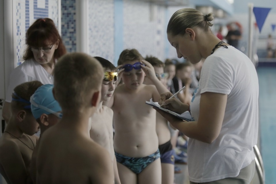 Соревнования по плаванию в бассейне «Барс» Соревнования по плаванию в бассейне «Барс»