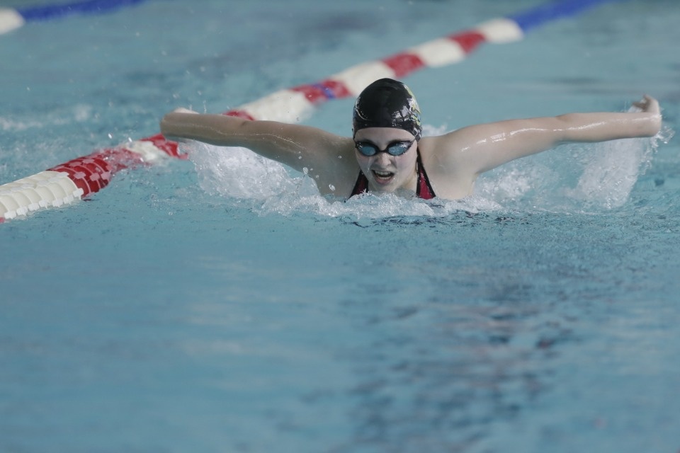Соревнования по плаванию в бассейне «Барс» Соревнования по плаванию в бассейне «Барс»