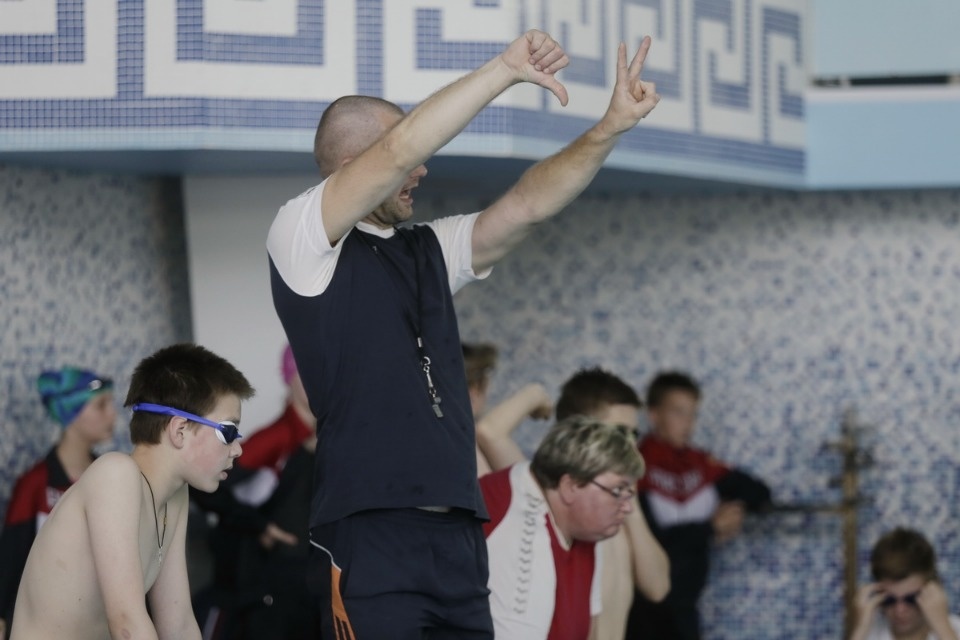 Соревнования по плаванию в бассейне «Барс» Соревнования по плаванию в бассейне «Барс»