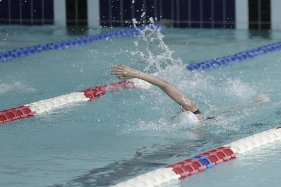 Соревнования по плаванию в бассейне «Барс» Соревнования по плаванию в бассейне «Барс»