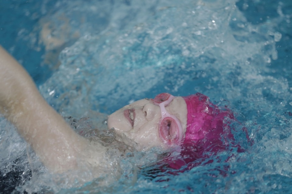 Соревнования по плаванию в бассейне «Барс» Соревнования по плаванию в бассейне «Барс»