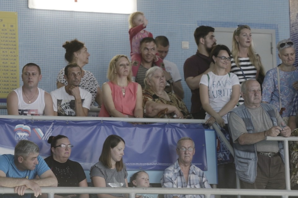 Соревнования по плаванию в бассейне «Барс» Соревнования по плаванию в бассейне «Барс»