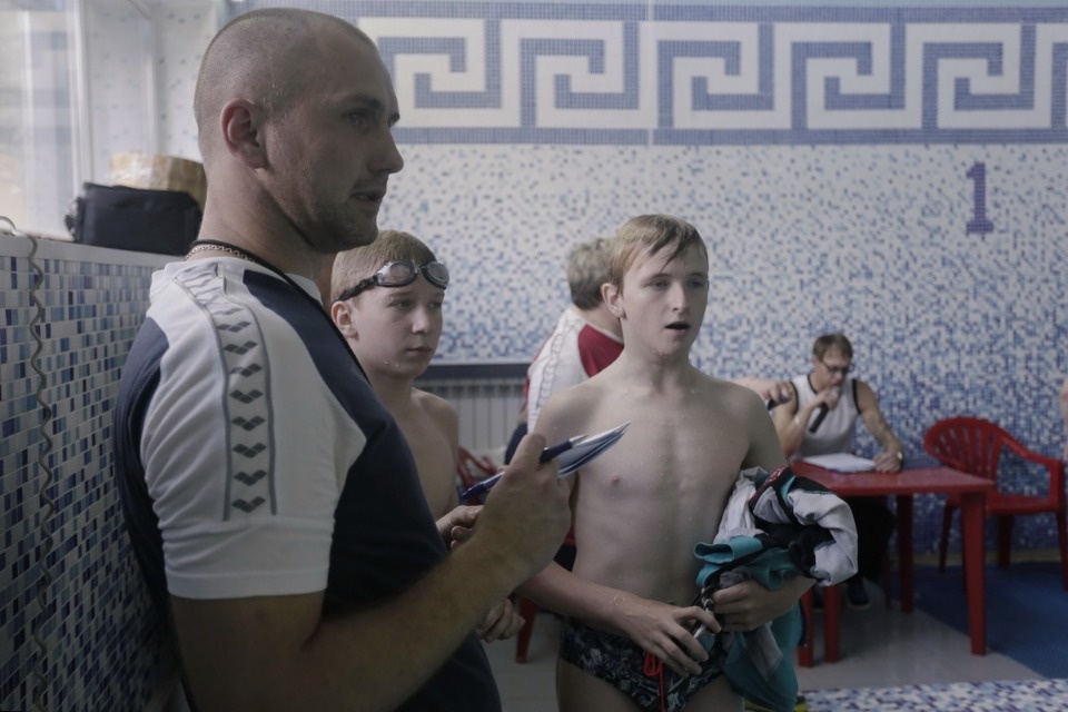 Соревнования по плаванию в бассейне «Барс» Соревнования по плаванию в бассейне «Барс»