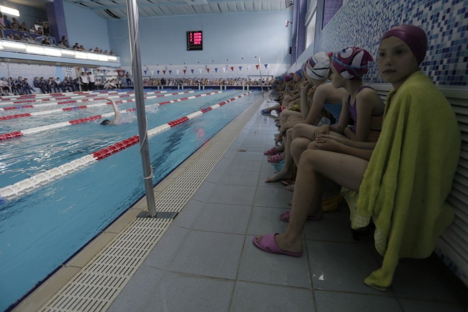 Соревнования по плаванию в бассейне «Барс» Соревнования по плаванию в бассейне «Барс»