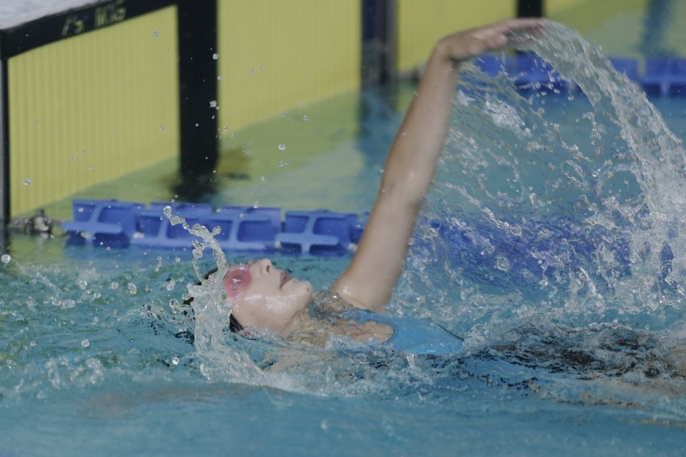 Соревнования по плаванию в бассейне «Барс» Соревнования по плаванию в бассейне «Барс»