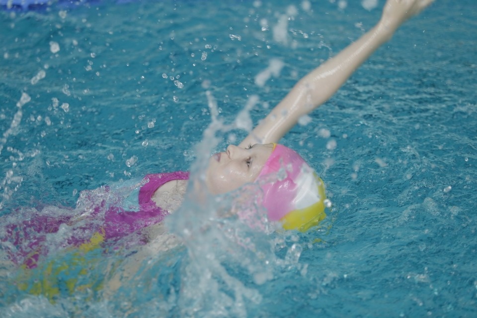 Соревнования по плаванию в бассейне «Барс» Соревнования по плаванию в бассейне «Барс»