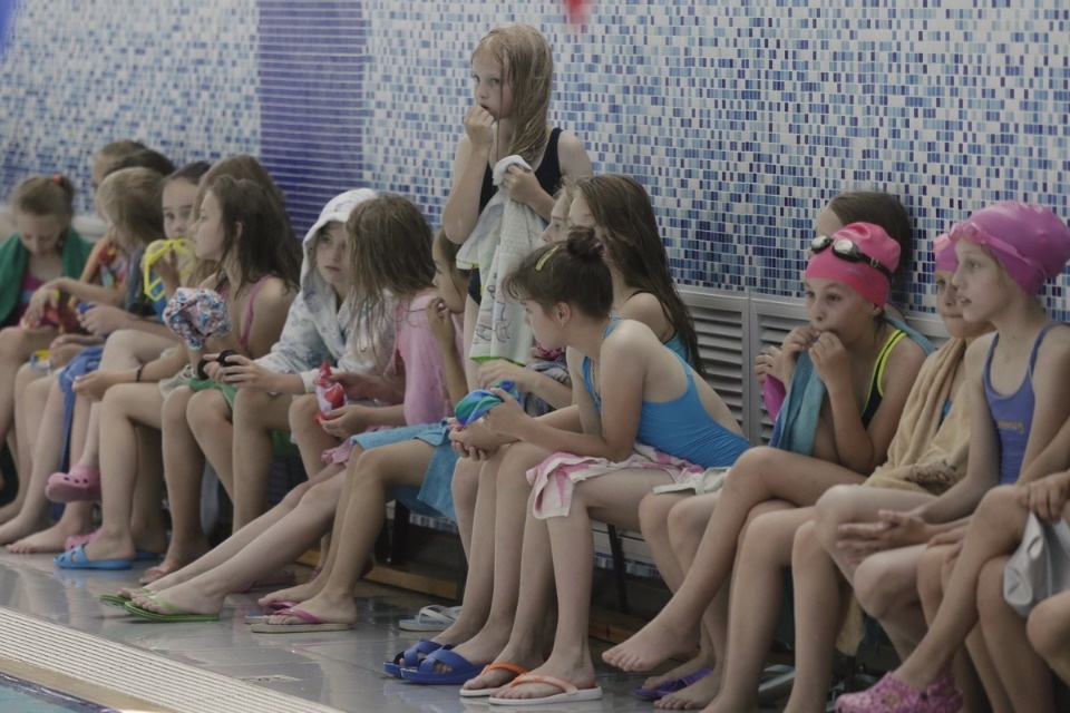 Соревнования по плаванию в бассейне «Барс» Соревнования по плаванию в бассейне «Барс»