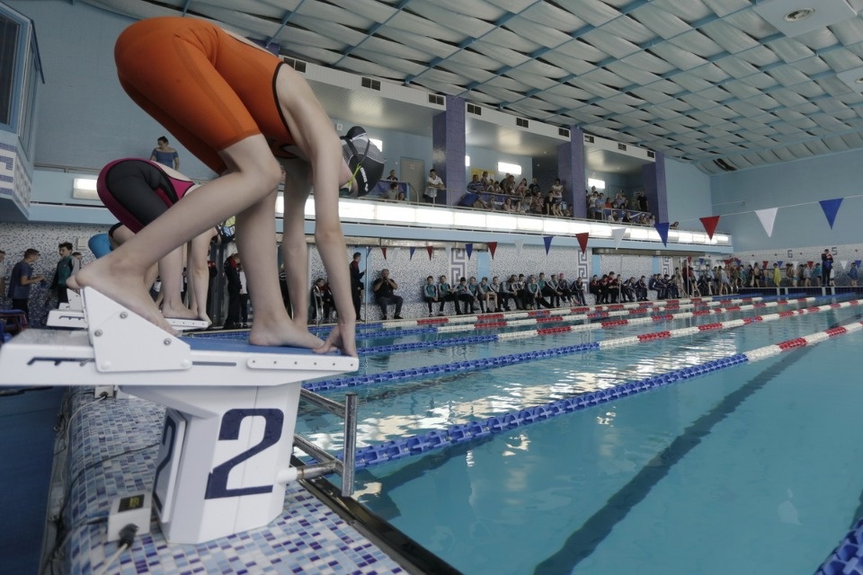 Соревнования по плаванию в бассейне «Барс» Соревнования по плаванию в бассейне «Барс»