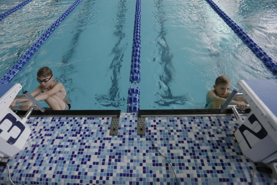 Соревнования по плаванию в бассейне «Барс» Соревнования по плаванию в бассейне «Барс»