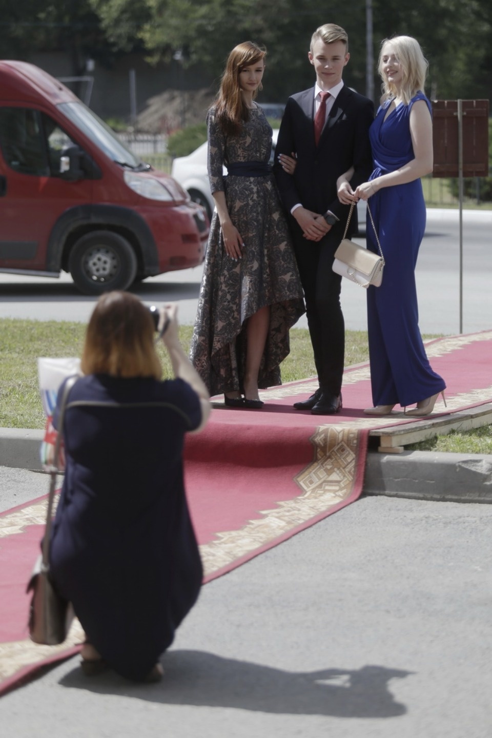 Церемония вручения медалей выпускникам псковских школ. Церемония вручения медалей выпускникам псковских школ.