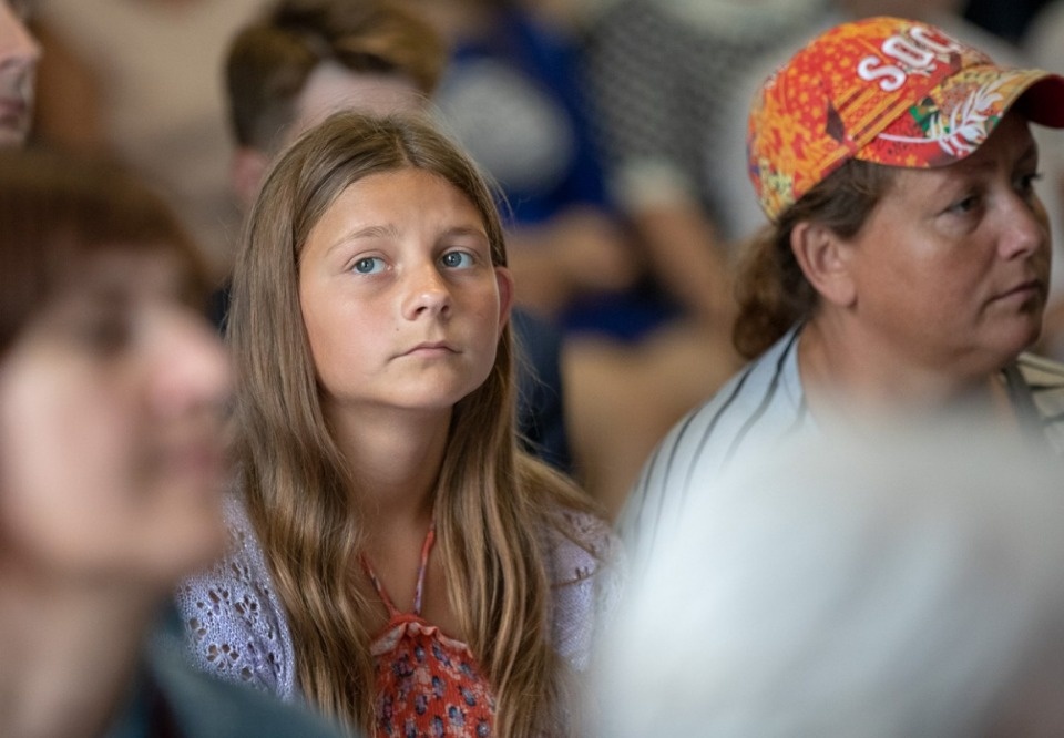 Михаил Ведерников вручил паспорта юным псковичам Михаил Ведерников вручил паспорта юным псковичам