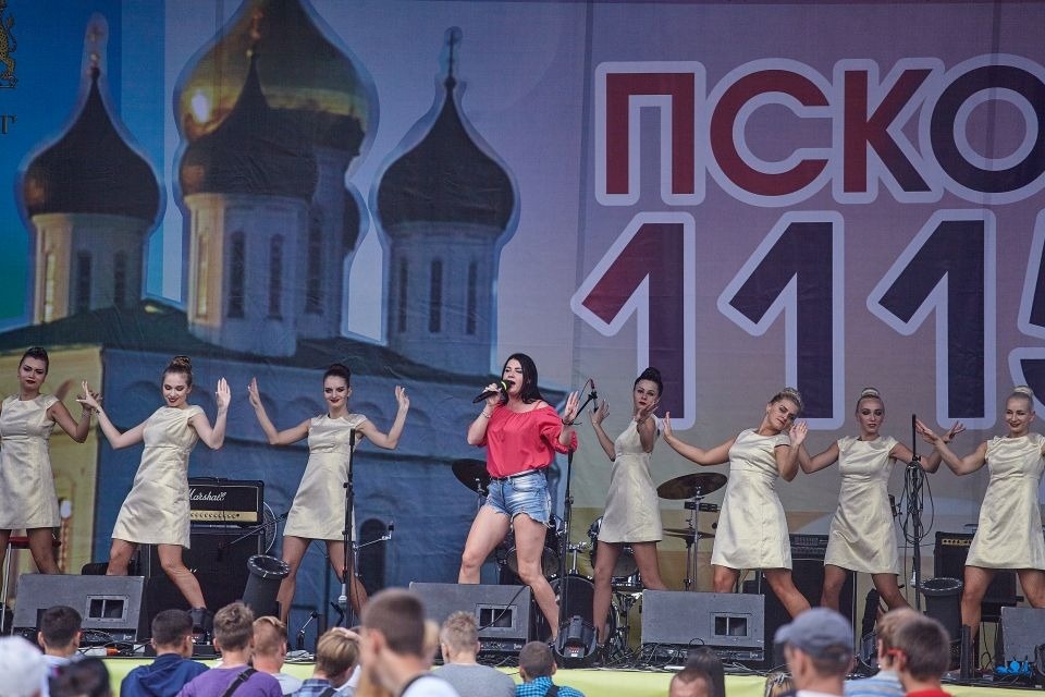 Жители Пскова с размахом отметили День города