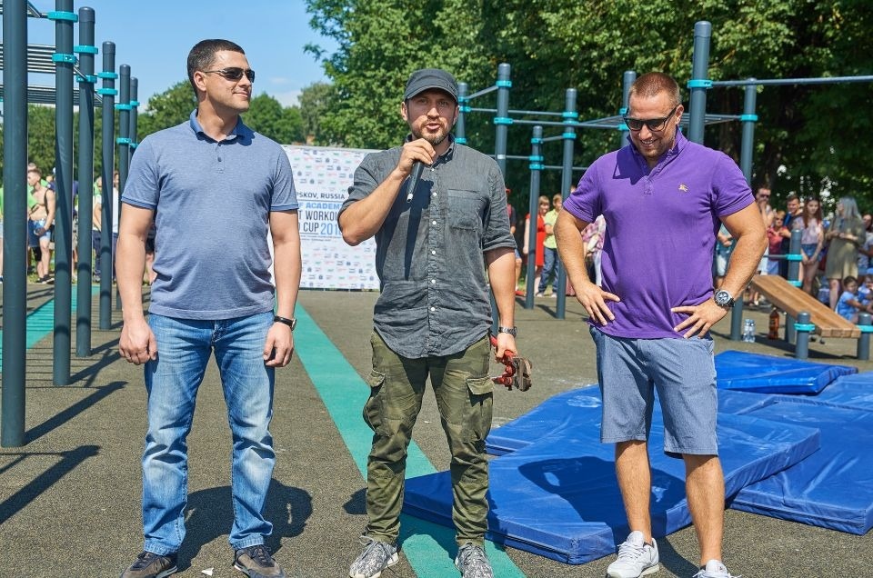 Жители Пскова с размахом отметили День города