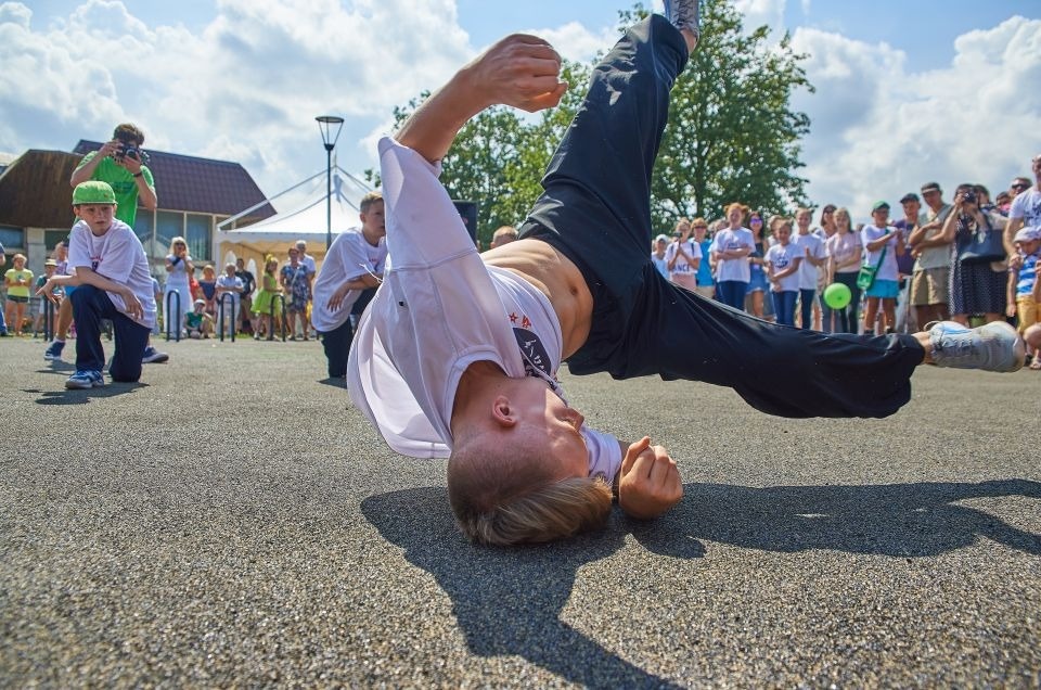 Жители Пскова с размахом отметили День города