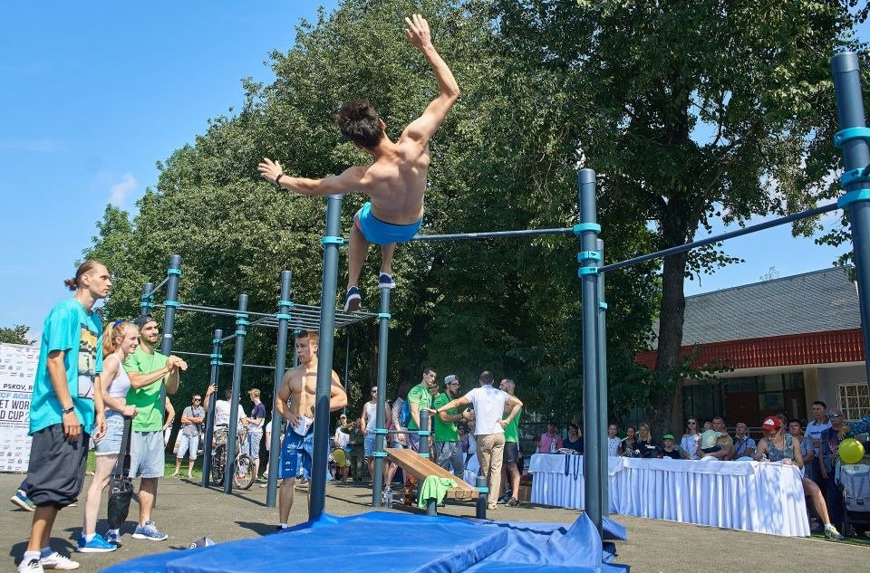 Жители Пскова с размахом отметили День города