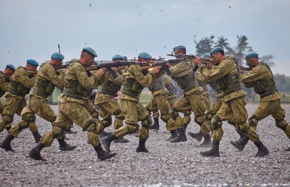 Под Псковом дали старт международному конкурсу «Десантный взвод»
