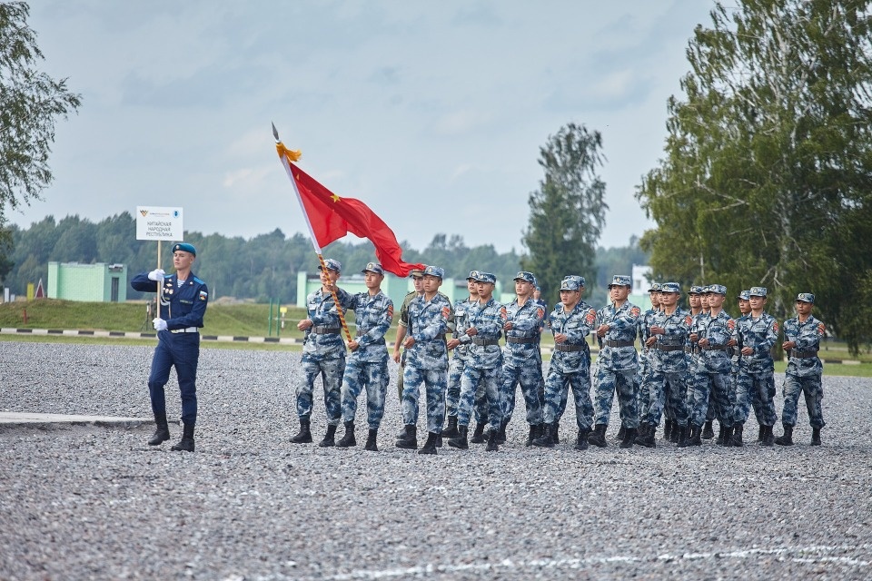 Под Псковом дали старт международному конкурсу «Десантный взвод»