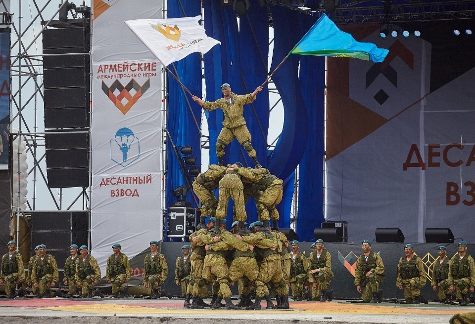 Под Псковом дали старт международному конкурсу «Десантный взвод»