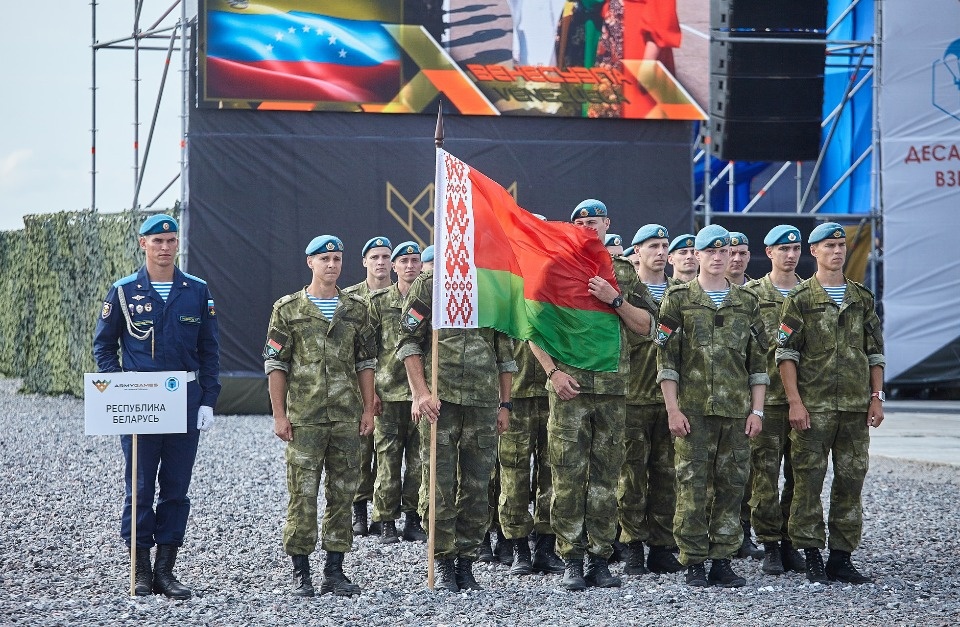 Под Псковом дали старт международному конкурсу «Десантный взвод»
