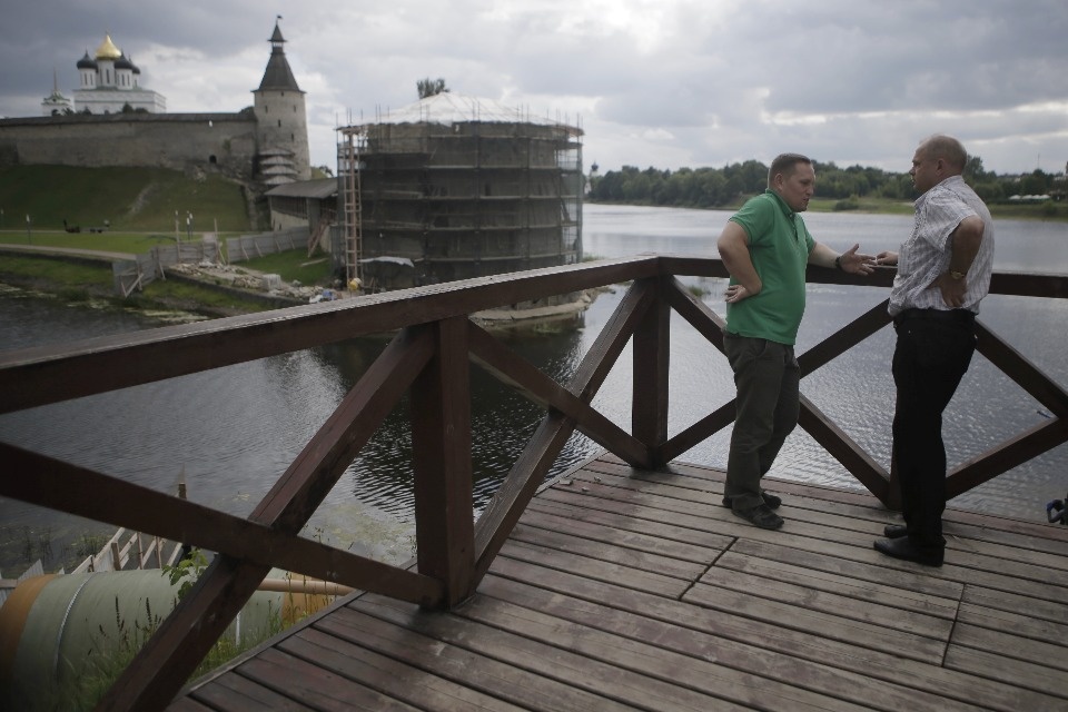 Новейшие технологии используют при реставрации башен и стен Псковского кремля Новейшие технологии используют при реставрации башен и стен Псковского кремля