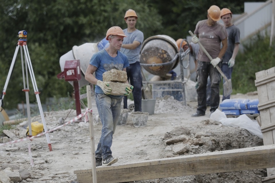 Новейшие технологии используют при реставрации башен и стен Псковского кремля Новейшие технологии используют при реставрации башен и стен Псковского кремля