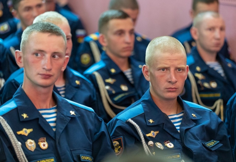 Концерт по случаю Дня Воздушно-десантных войск в Пскове Концерт по случаю Дня Воздушно-десантных войск в Пскове