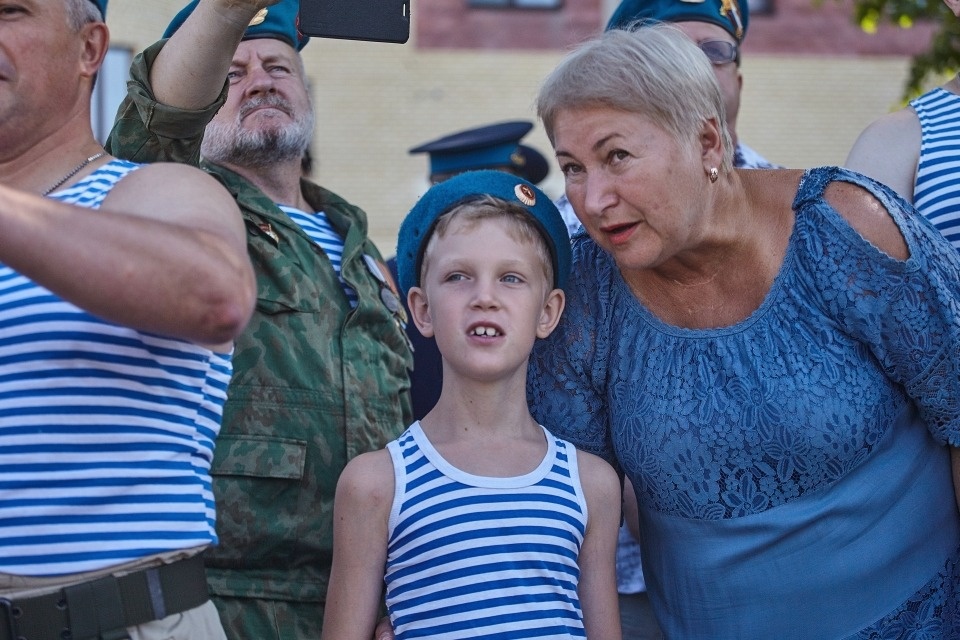 Псковские десантники отметили день ВДВ Псковские десантники отметили день ВДВ