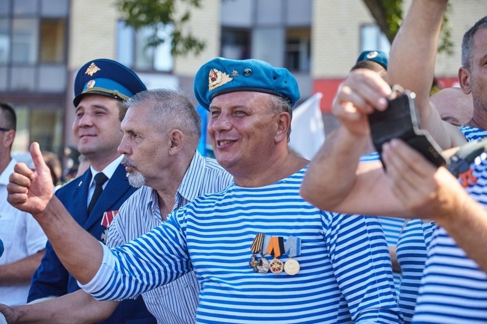 Псковские десантники отметили день ВДВ Псковские десантники отметили день ВДВ