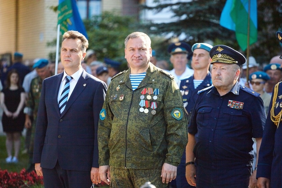 Псковские десантники отметили день ВДВ Псковские десантники отметили день ВДВ