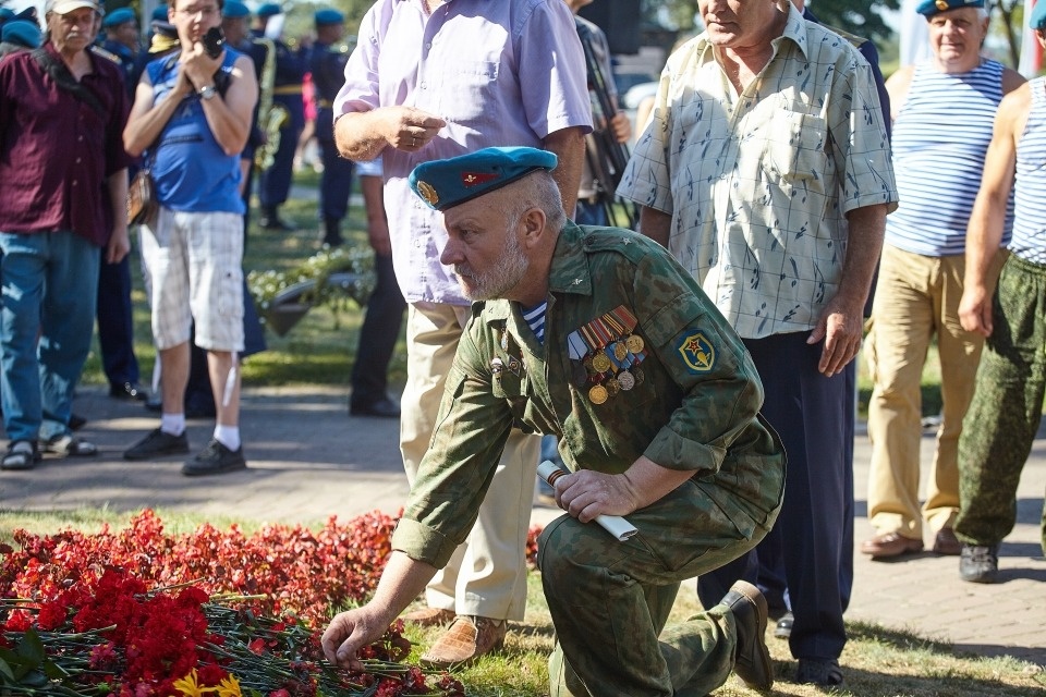 Псковские десантники отметили день ВДВ Псковские десантники отметили день ВДВ