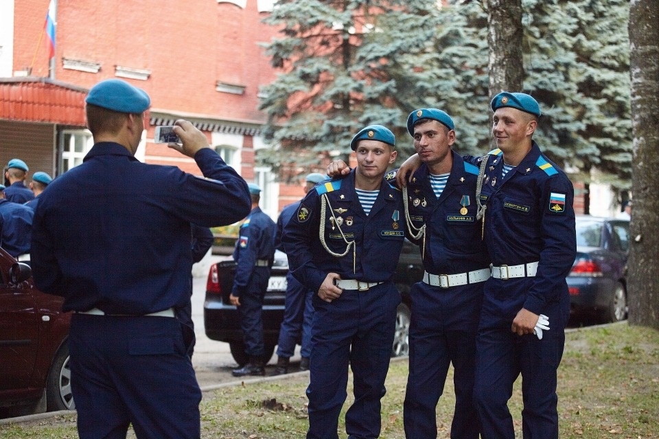 Псковские десантники отметили день ВДВ Псковские десантники отметили день ВДВ