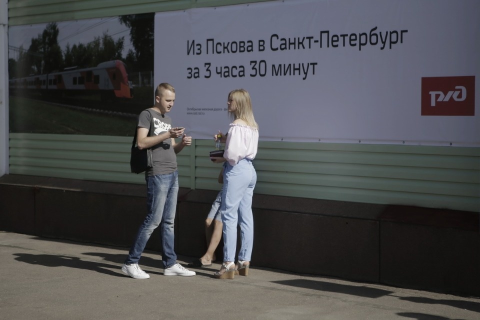 Электропоезд «Ласточка» прибыл из Санкт-Петербурга в Псков