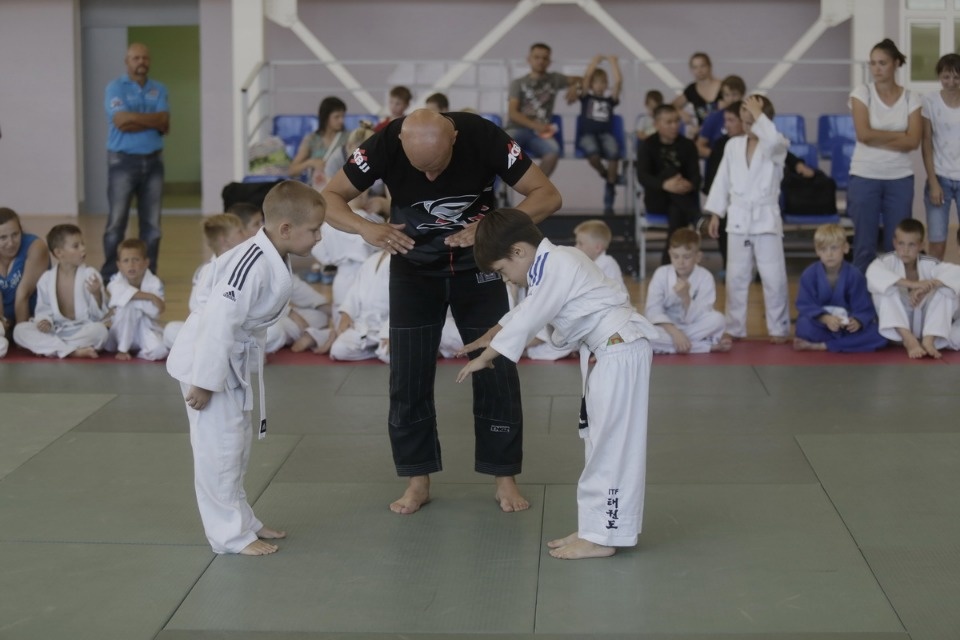 Открытие фестиваля единоборств «Земля великих побед» Открытие фестиваля единоборств «Земля великих побед»