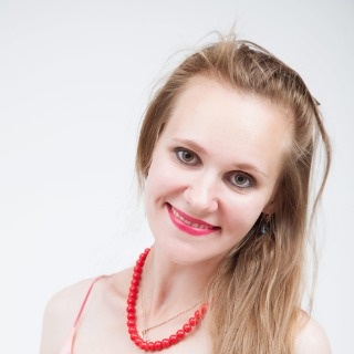 Деловая и яркая