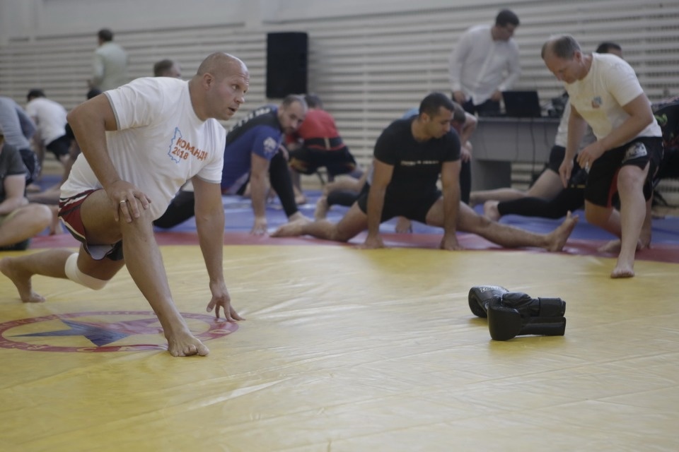 Боец ММА Федор Емельяненко встретился с псковскими спортсменами