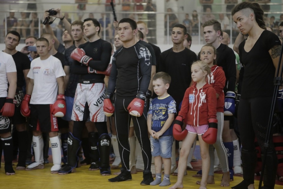 Боец ММА Федор Емельяненко встретился с псковскими спортсменами