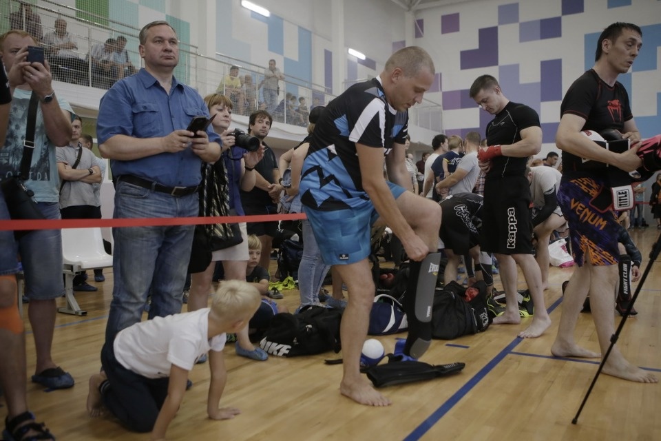 Боец ММА Федор Емельяненко встретился с псковскими спортсменами