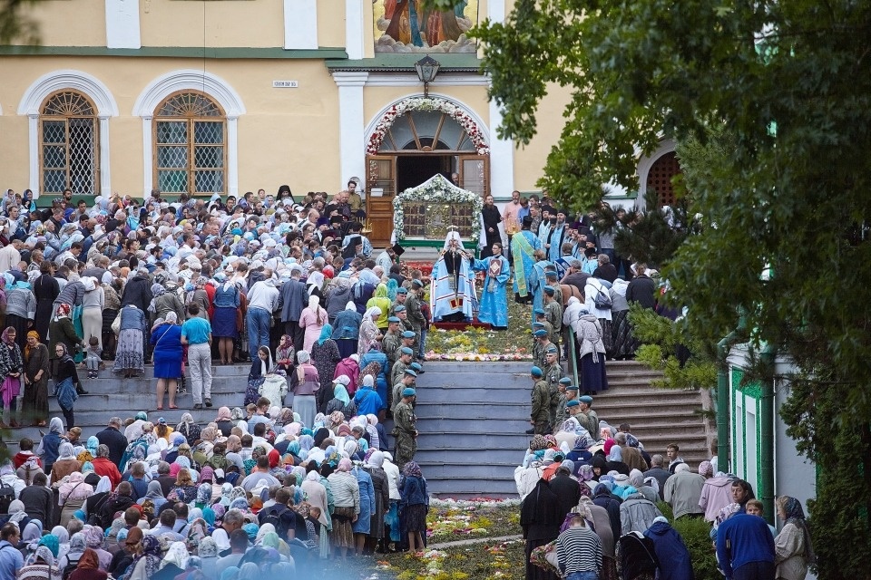 Успение Божьей матери отмечают в Псково-Печерском монастыре