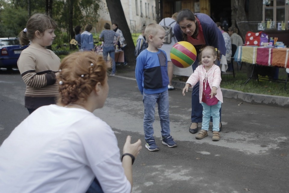 Дворовые игры и выставку о советском детстве устроили в Пскове 1 сентября
