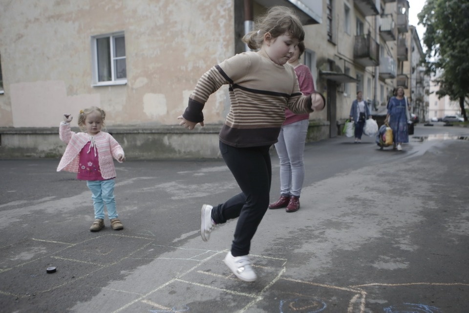 Дворовые игры и выставку о советском детстве устроили в Пскове 1 сентября