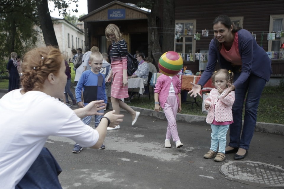 Дворовые игры и выставку о советском детстве устроили в Пскове 1 сентября