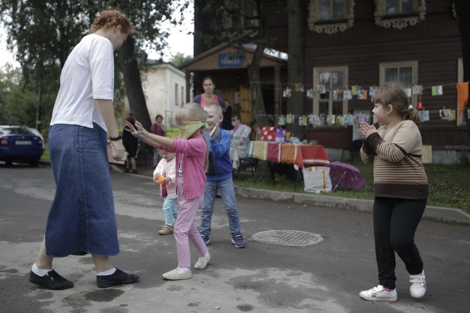 Дворовые игры и выставку о советском детстве устроили в Пскове 1 сентября