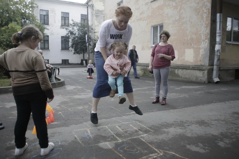 Дворовые игры и выставку о советском детстве устроили в Пскове 1 сентября
