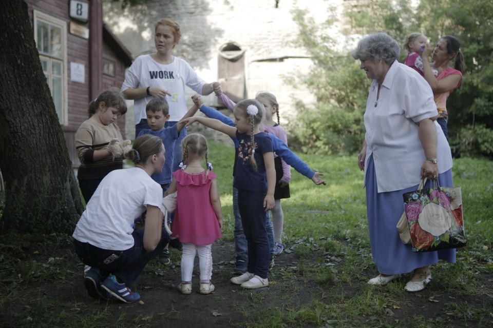 Дворовые игры и выставку о советском детстве устроили в Пскове 1 сентября