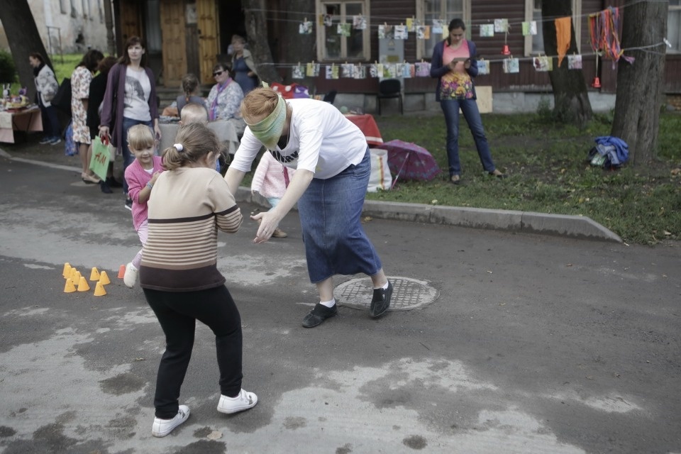 Дворовые игры и выставку о советском детстве устроили в Пскове 1 сентября