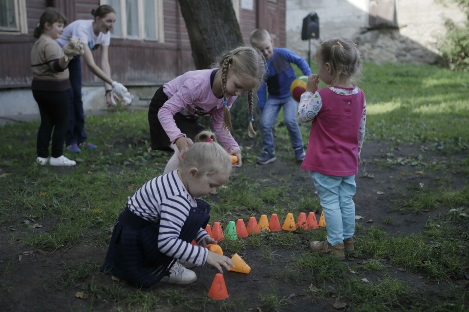 Дворовые игры и выставку о советском детстве устроили в Пскове 1 сентября